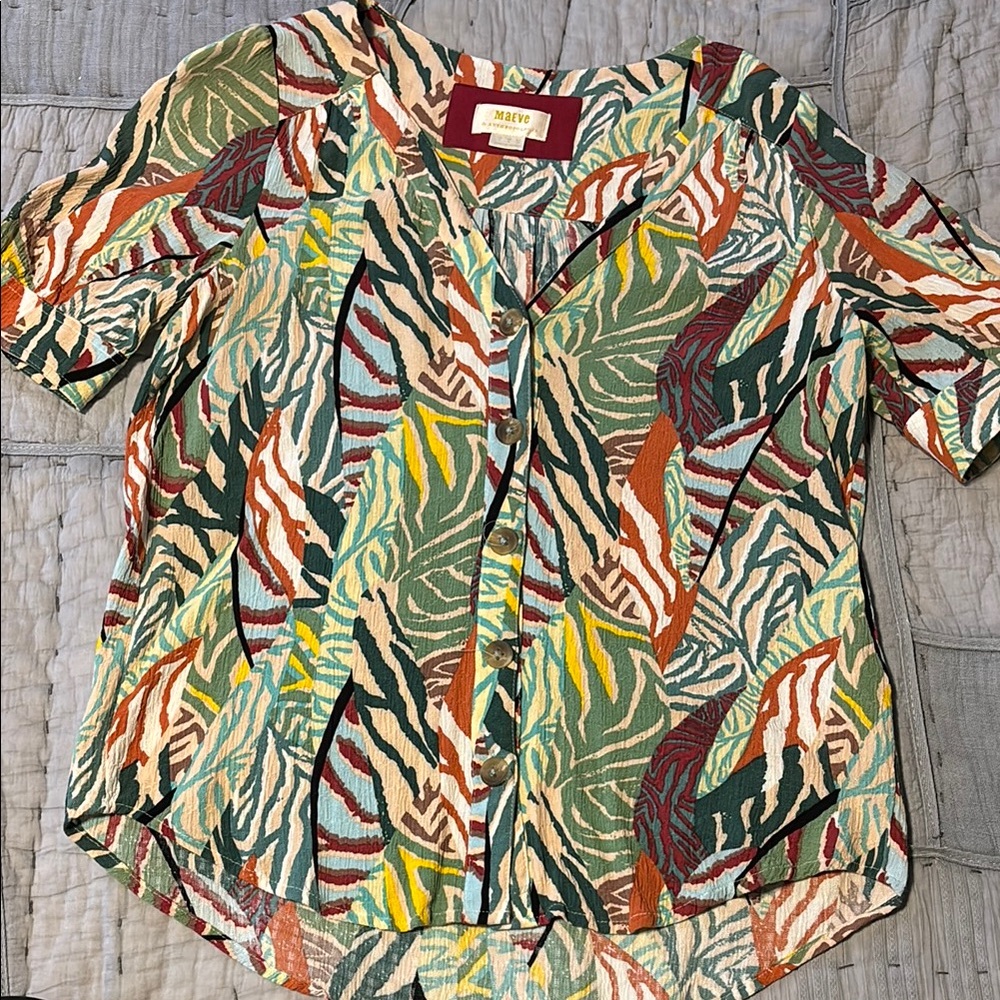 Maeve Green Graphic Short Sleeve Button Down Shirt